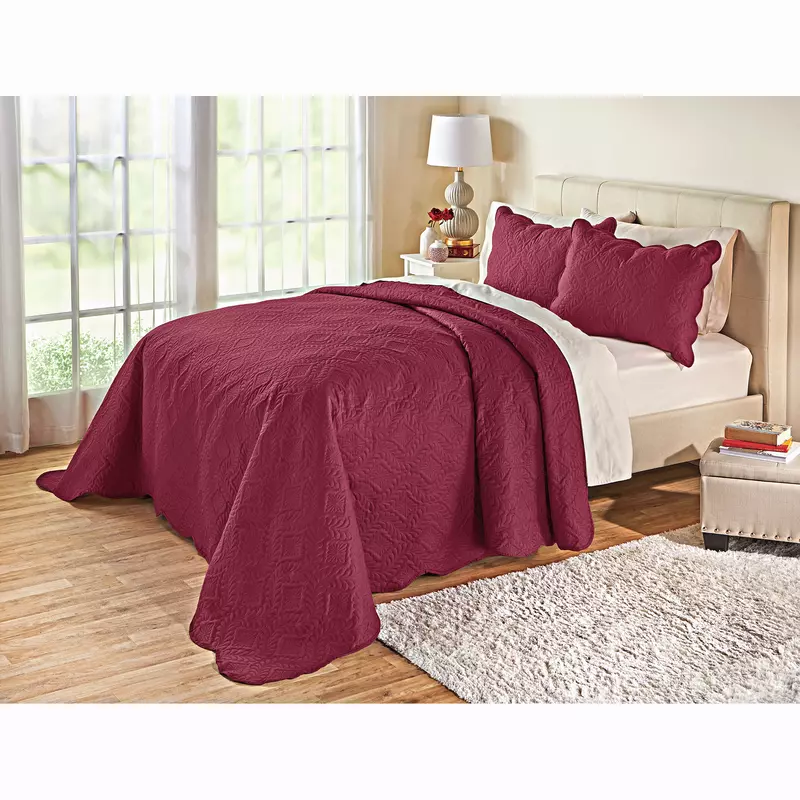 FH23_HM_BURGUNDY_6308743_WP001